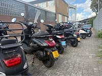 Partij diverse scooters - afbeelding 111 van  113