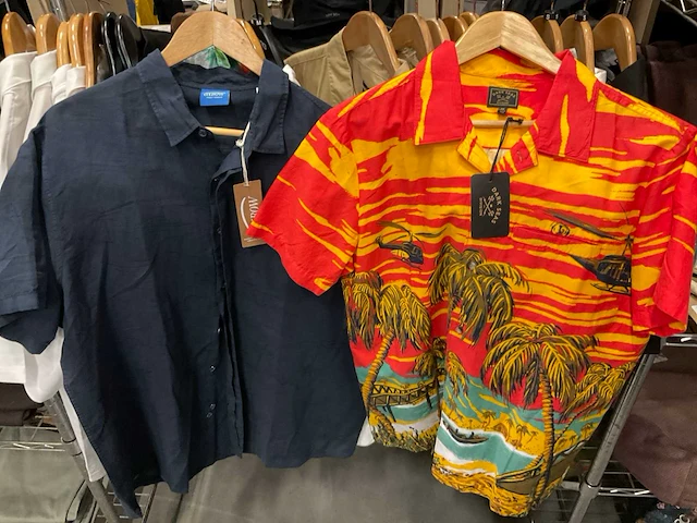 Partij diverse shirts o.a adidas/volcom/rvca/brixton (20x) - afbeelding 9 van  12