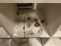 Partij diverse sieraden/accessoires (563x) - afbeelding 3 van  21