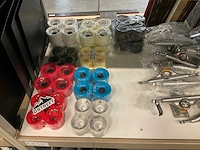 Partij diverse skateboard accessoires (65x) - afbeelding 6 van  6