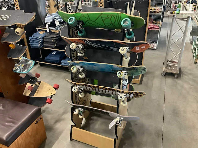 Partij diverse skateboards met display (10x) - afbeelding 5 van  12