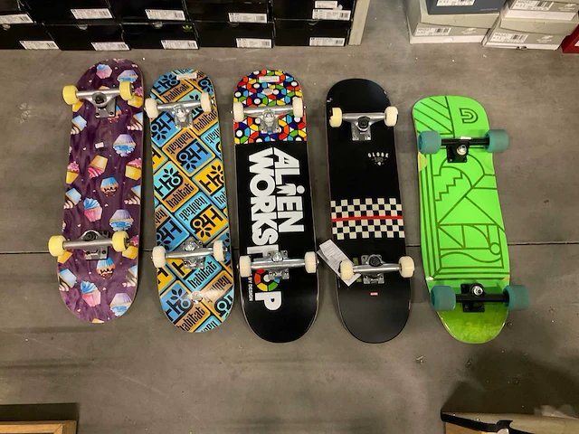 Partij diverse skateboards met display (10x) - afbeelding 7 van  12