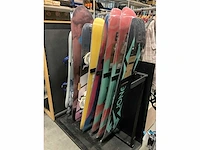 Partij diverse snowboards o.a burton/jones/libtech (28x) - afbeelding 6 van  19