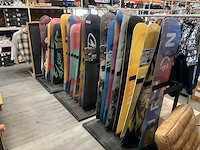 Partij diverse snowboards o.a burton/jones/libtech (28x) - afbeelding 12 van  19