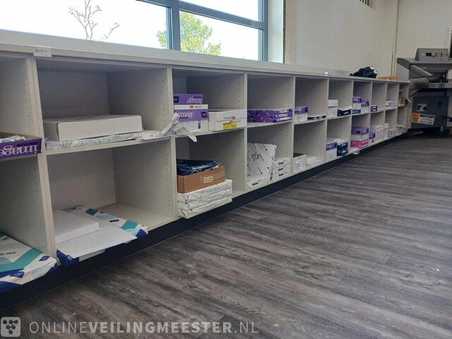 Partij diverse soorten papier - afbeelding 1 van  23