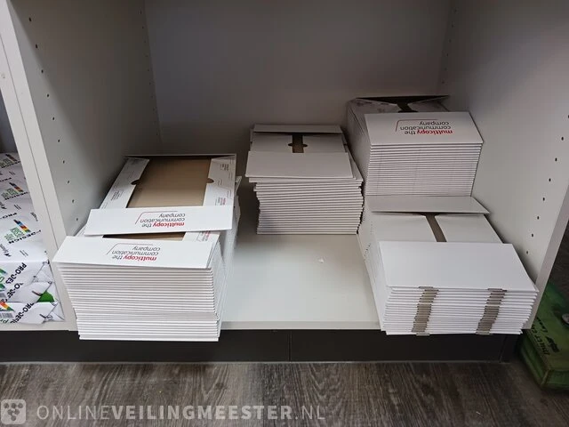 Partij diverse soorten papier - afbeelding 16 van  23