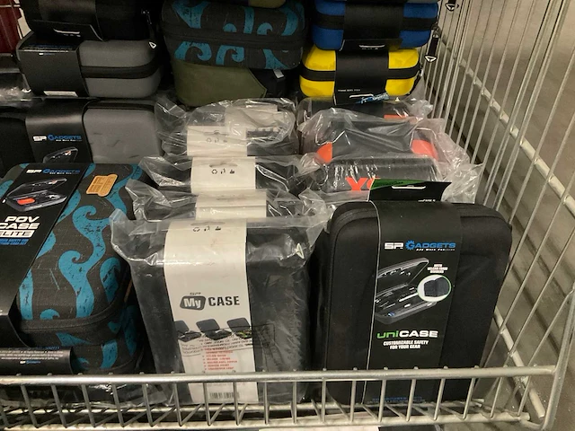 Partij diverse sp gadgets cases (132x) - afbeelding 4 van  18