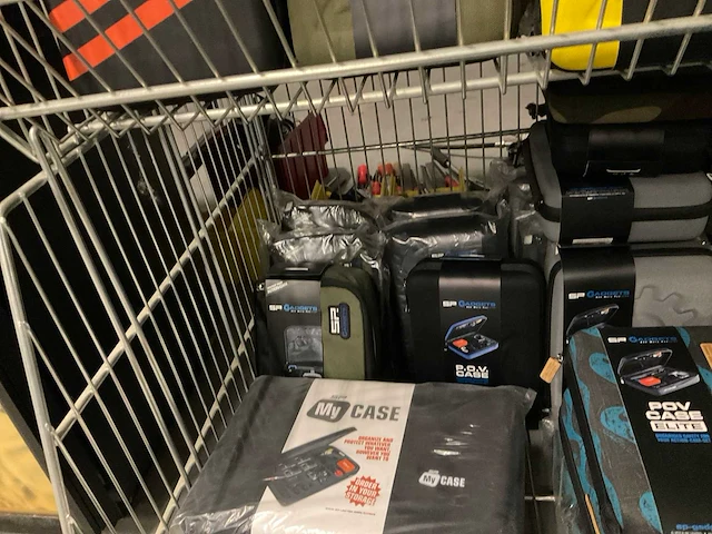Partij diverse sp gadgets cases (132x) - afbeelding 9 van  18