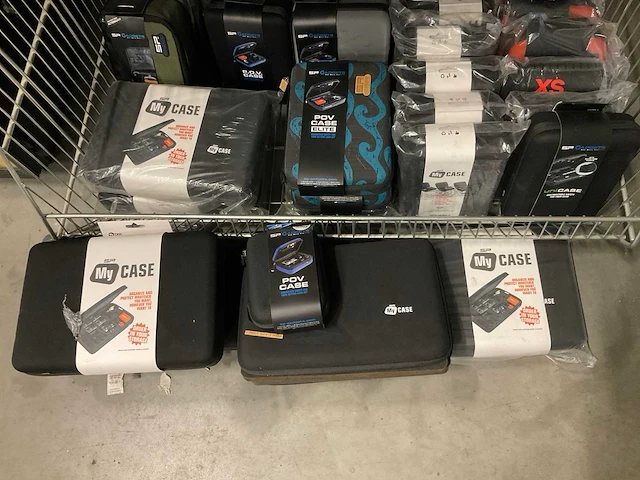 Partij diverse sp gadgets cases (132x) - afbeelding 10 van  18
