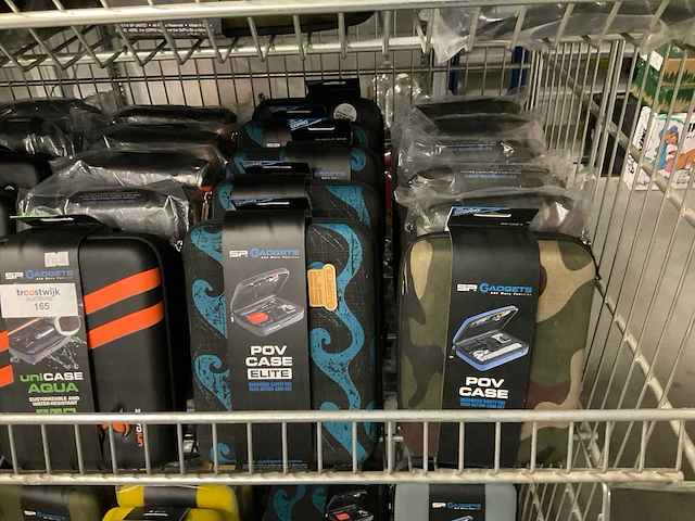 Partij diverse sp gadgets cases (132x) - afbeelding 16 van  18
