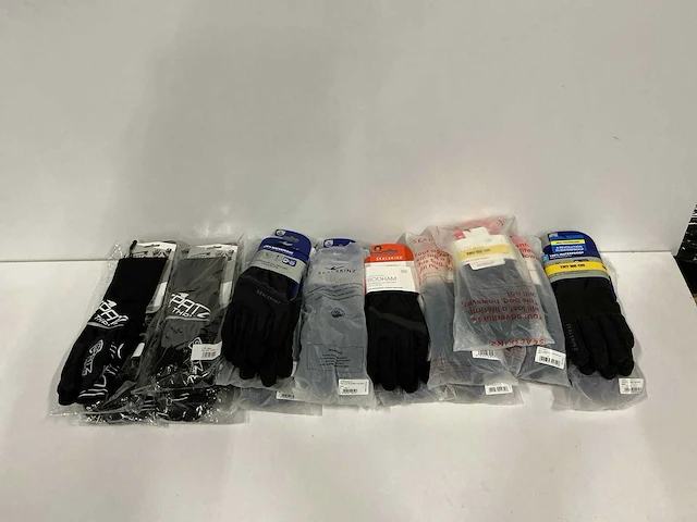 Partij diverse spatz & sealskinz handschoenen (20x) - afbeelding 1 van  10