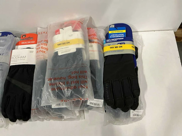 Partij diverse spatz & sealskinz handschoenen (20x) - afbeelding 5 van  10