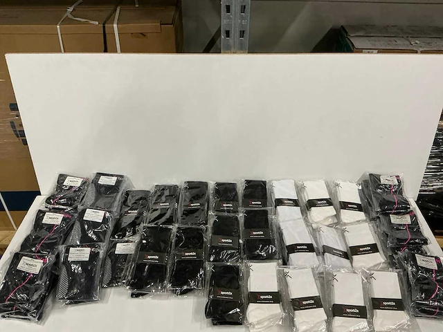 Partij diverse sport2x sokken (124x) - afbeelding 1 van  16