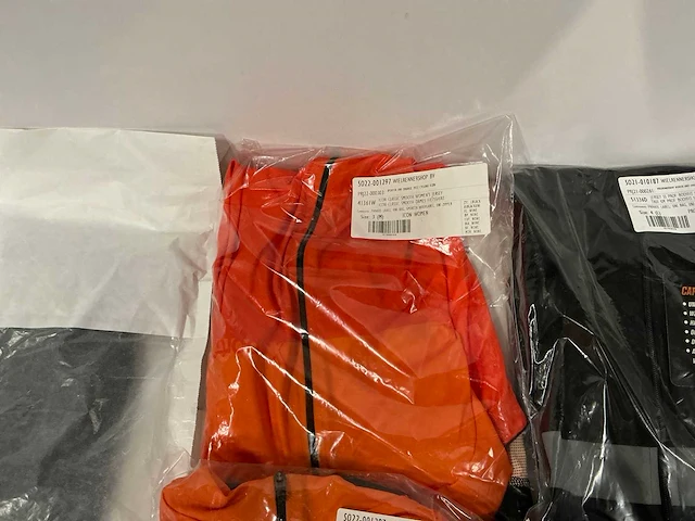 Partij diverse sport2x/bioracer fiets jerseys/jackets (140x) - afbeelding 3 van  16