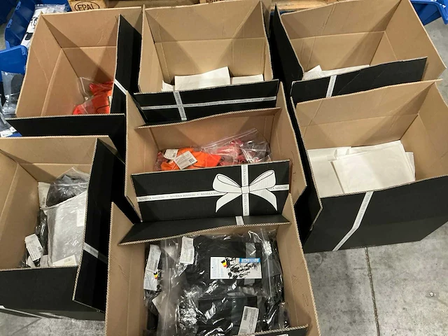 Partij diverse sport2x/bioracer fiets jerseys/jackets (140x) - afbeelding 9 van  16