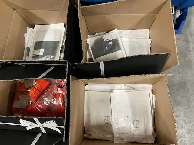 Partij diverse sport2x/bioracer fiets jerseys/jackets (140x) - afbeelding 11 van  16