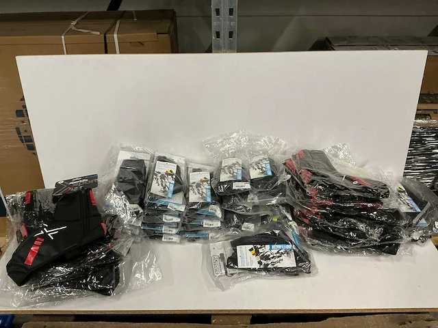 Partij diverse sport2x/bioracer over shoes/shoe covers (44x) - afbeelding 1 van  11