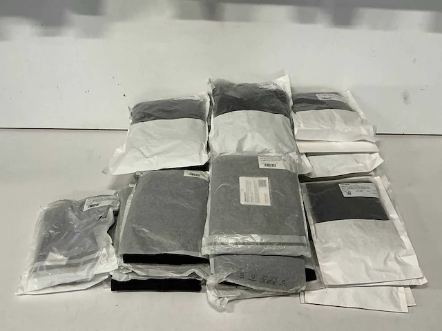 Partij diverse sport2x/bioracer wielrenkleding (28x) - afbeelding 1 van  15