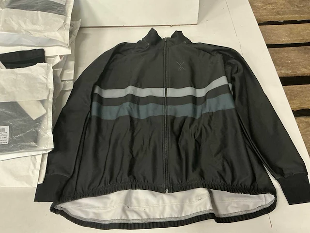 Partij diverse sport2x/bioracer wielrenkleding (28x) - afbeelding 9 van  15
