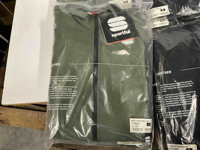 Partij diverse sportful jackets (27x) - afbeelding 10 van  17
