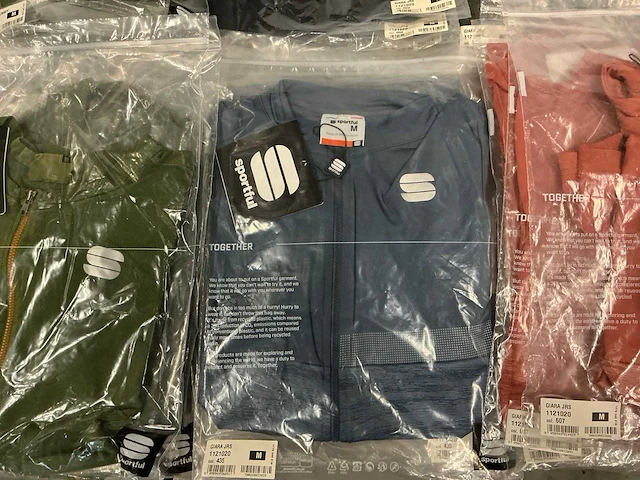 Partij diverse sportful jackets/jerseys (47x) - afbeelding 3 van  28