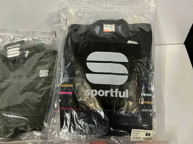 Partij diverse sportful jackets/jerseys (47x) - afbeelding 14 van  28