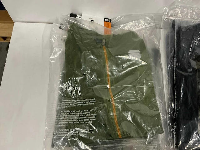 Partij diverse sportful jackets/jerseys (47x) - afbeelding 12 van  28