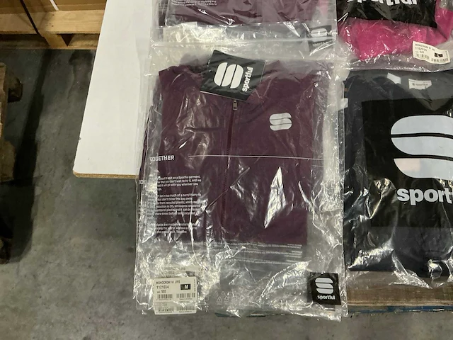 Partij diverse sportful jackets/jerseys/tops (28x) - afbeelding 23 van  29