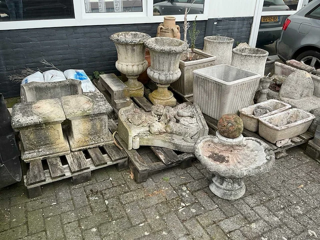 Partij diverse stenen tuin decoratie - afbeelding 3 van  8