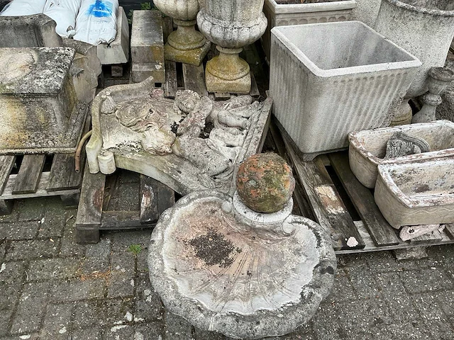 Partij diverse stenen tuin decoratie - afbeelding 4 van  8