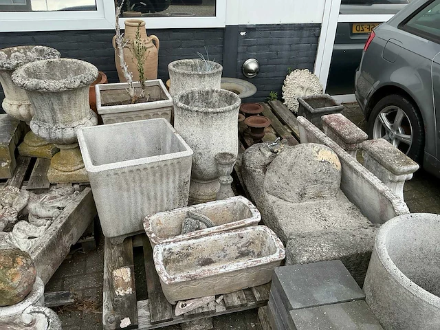 Partij diverse stenen tuin decoratie - afbeelding 5 van  8