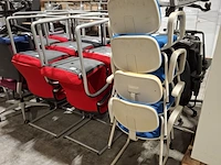 Partij diverse stoelen, bureaustoelen en bedrijfsinventaris - afbeelding 8 van  23