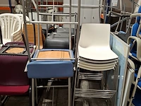 Partij diverse stoelen, bureaustoelen en bedrijfsinventaris - afbeelding 18 van  23