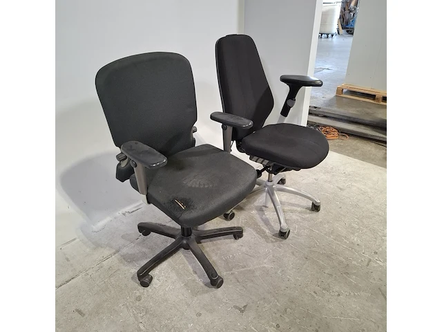 Partij diverse stoelen en bureaustoelen, o.a. comforto, hag - afbeelding 3 van  10