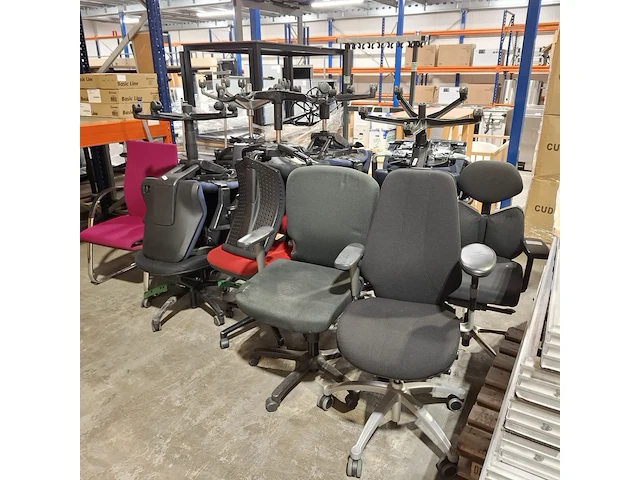 Partij diverse stoelen en bureaustoelen, o.a. comforto, hag - afbeelding 7 van  10