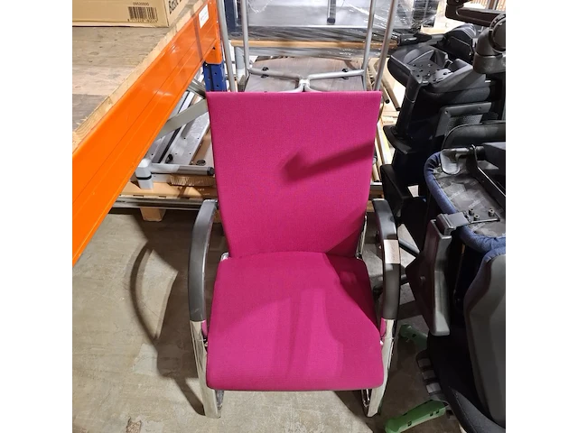 Partij diverse stoelen en bureaustoelen, o.a. comforto, hag - afbeelding 9 van  10