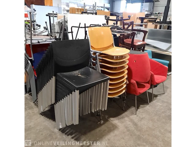 Partij diverse stoelen o.a artifort - afbeelding 2 van  16
