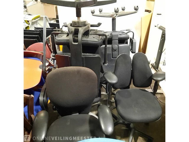 Partij diverse stoelen o.a artifort - afbeelding 4 van  16