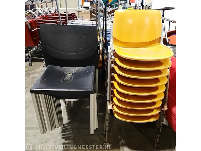 Partij diverse stoelen o.a artifort - afbeelding 6 van  16