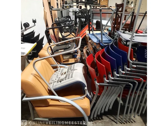 Partij diverse stoelen o.a artifort - afbeelding 7 van  16