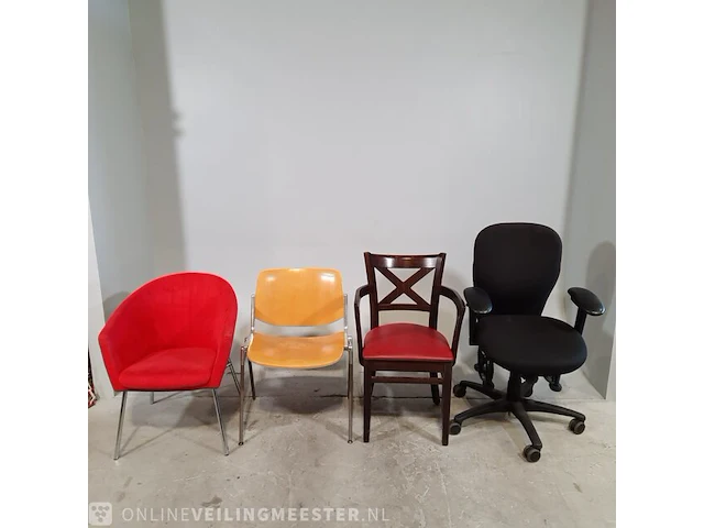 Partij diverse stoelen o.a artifort - afbeelding 1 van  16