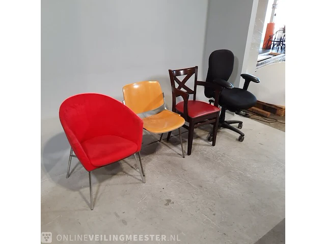 Partij diverse stoelen o.a artifort - afbeelding 9 van  16