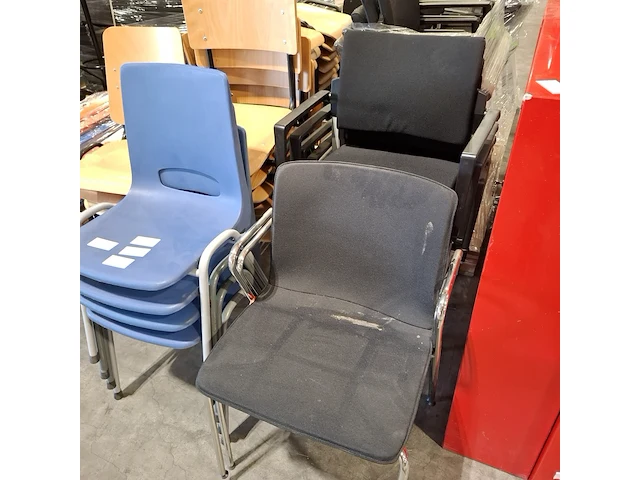 Partij diverse stoelen - afbeelding 3 van  14