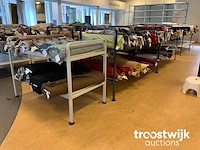 Partij diverse stoffen (c) (circa 275 rollen) - afbeelding 1 van  13