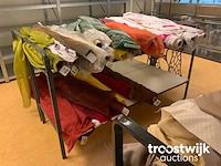 Partij diverse stoffen (circa 100 rollen) (c) - afbeelding 9 van  11