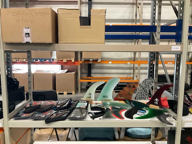 Partij diverse surfboard vinnen (27x) - afbeelding 1 van  16