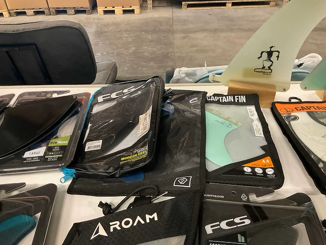 Partij diverse surfboard vinnen (27x) - afbeelding 11 van  16