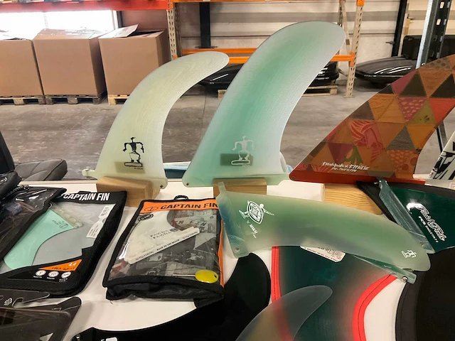 Partij diverse surfboard vinnen (27x) - afbeelding 13 van  16