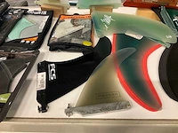 Partij diverse surfboard vinnen (27x) - afbeelding 14 van  16