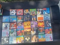 Partij diverse tabletaccesoires, beschermhoezen, dvd's en cd's - afbeelding 1 van  15
